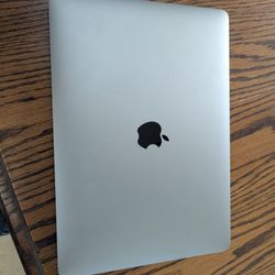MacBook M1