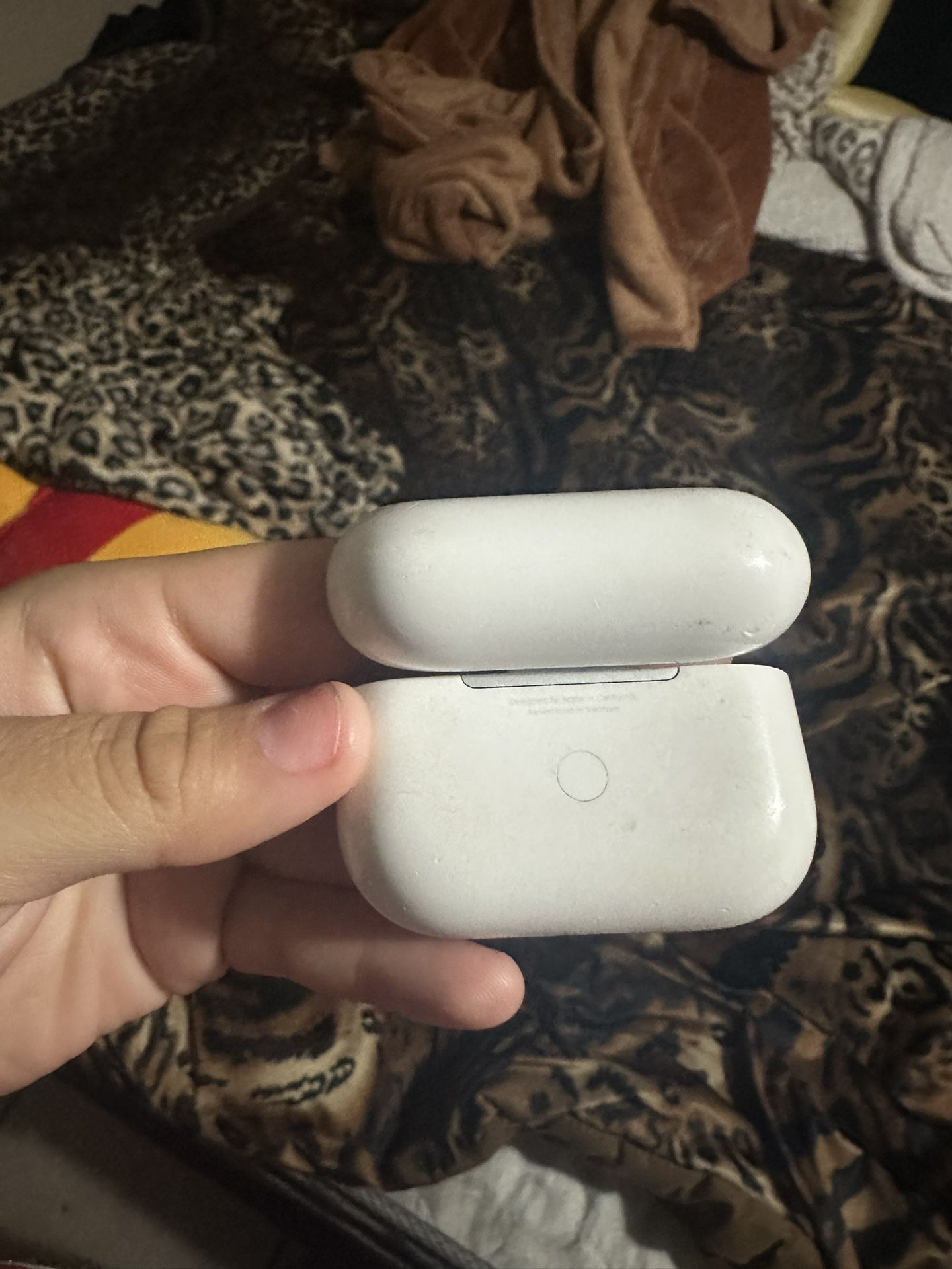 air pod case missing airpods 