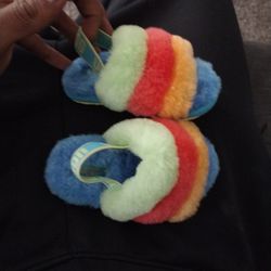 Size 5c Kids UGG SLIDES 