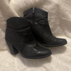 Dolce Vita Black Booties 8.5