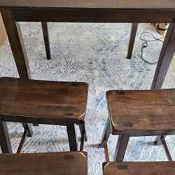 Table and coffee table 