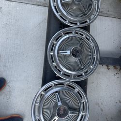 Chevrolet classic hubcaps