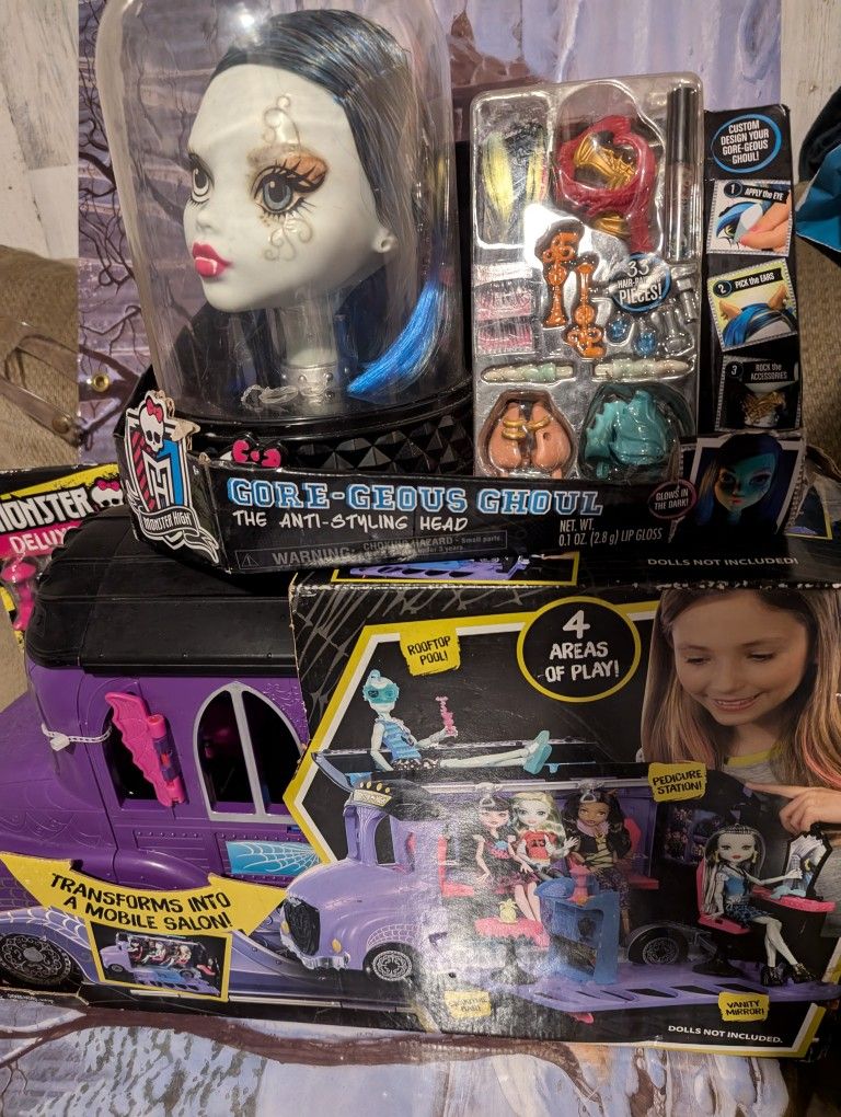 Monster High Lot- ALL NEW $400