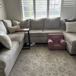 Living Spaces Couch In Cream Color 