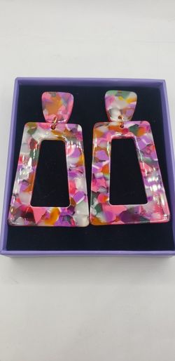Color Street Multicolor Tortoiseshell Acrylic Earrings.  