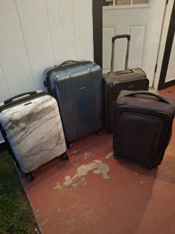 Maletas buenas condisiones $25 y $20