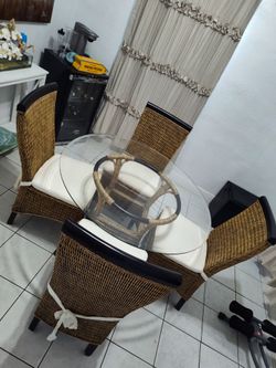 Rattan Glass Dining Table Set – 4 Chairs – Great Condition