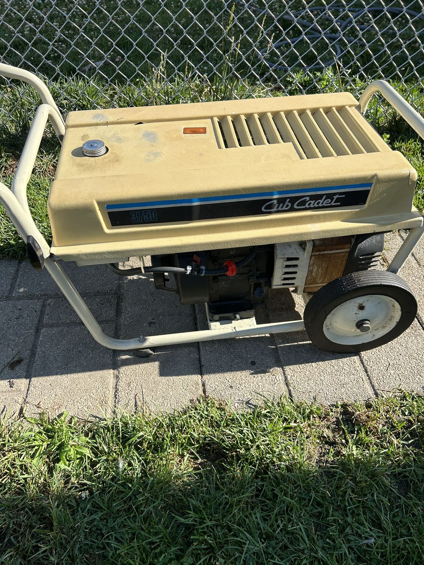 Cub cadet generator 120v/240v 8hp 3750 Watts