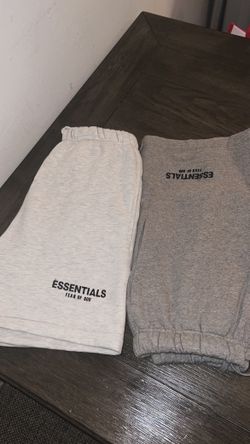 Essentials Shorts 
