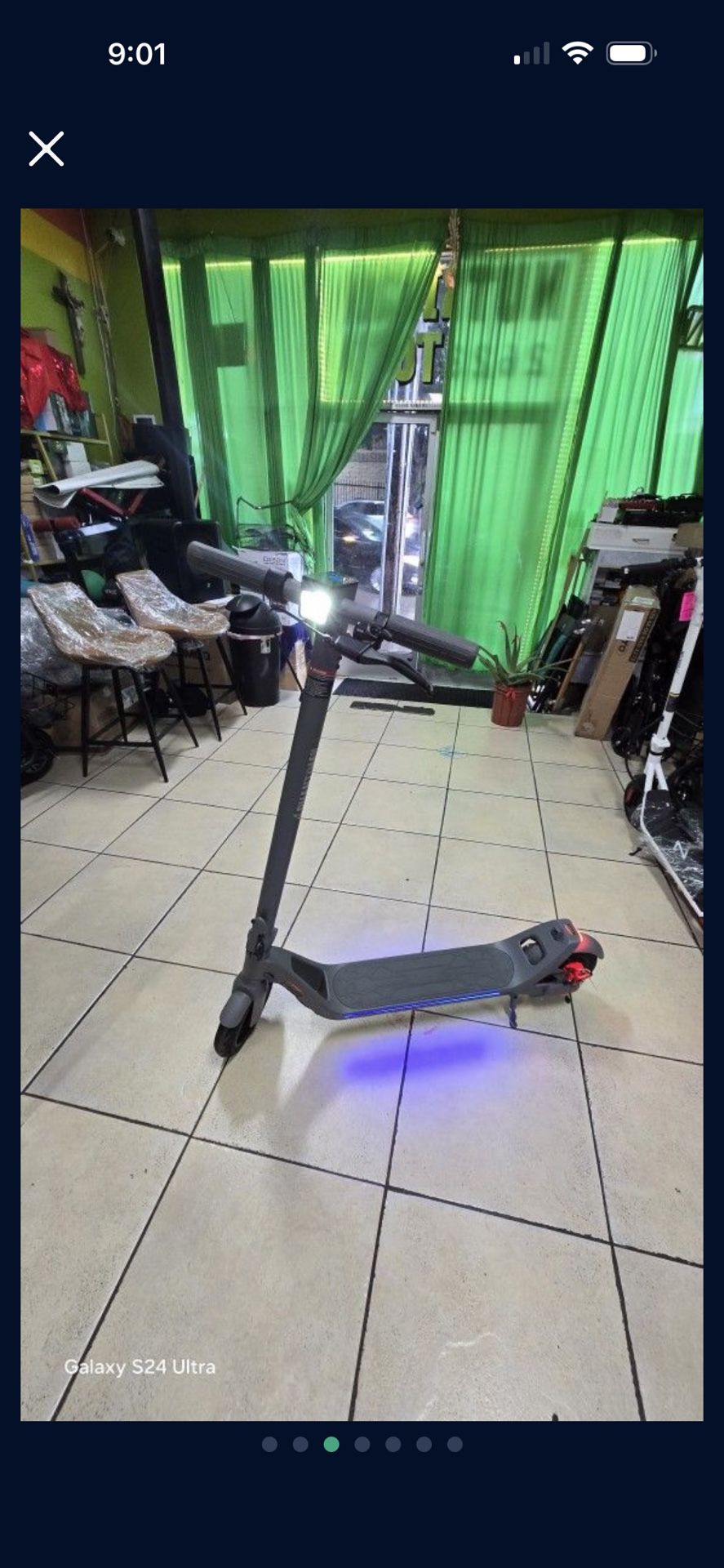 Phantom GOGO ELECTRIC SCOOTER 15MPH. 28MILES RANGE.  LED HEAD LIGHT  SMART SIDE LIGHTS.  FOLDABLE  Like new.