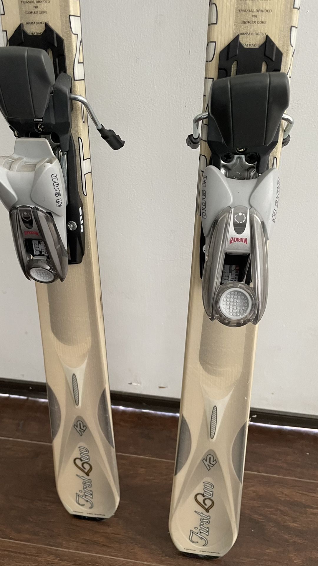 k2 first luv skis 2011 Burnin Marker Mod 11 Bindings 157 Cm Color Red Condition Used For the ladies: K2 One