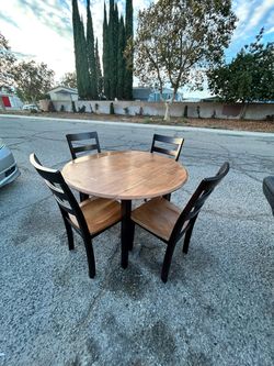 Table & chairs