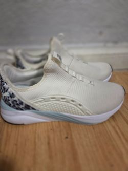 Pumas softride harmony slip on sneakers