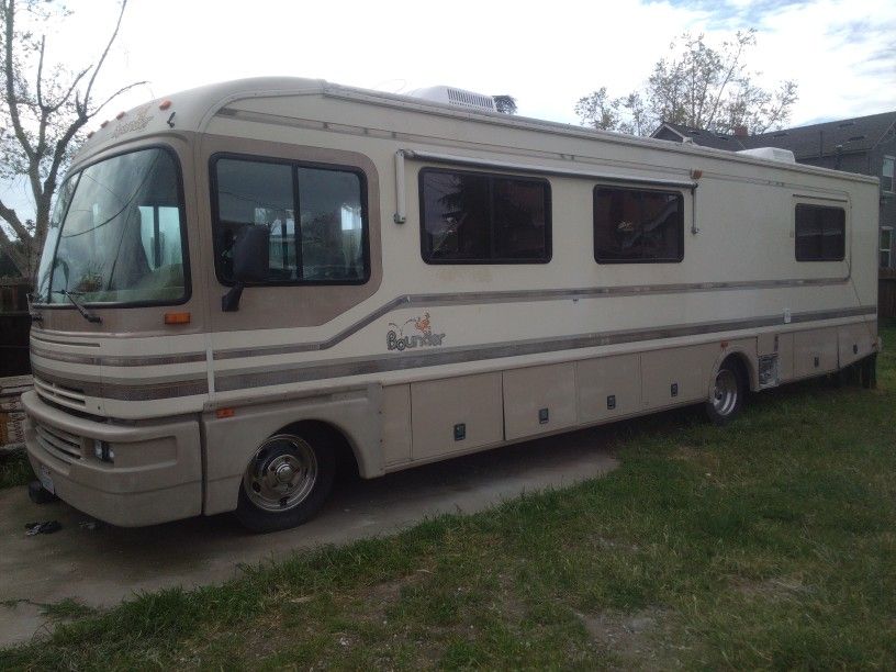 1997 Bounder Fleetwood for Sale in Fresno, CA - OfferUp