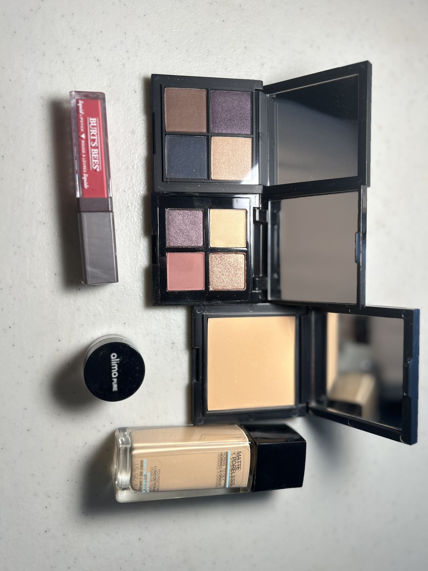 Makeup Bundle With Foundation Lip Gloss’s Eyeshadow Palett And More 