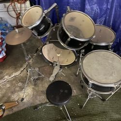 Kid’s Drum Set