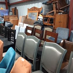 Chairs And Stools / Sillas Y Bancos 