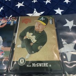 1990 Upper Deck Mark McGwire Baseball Card