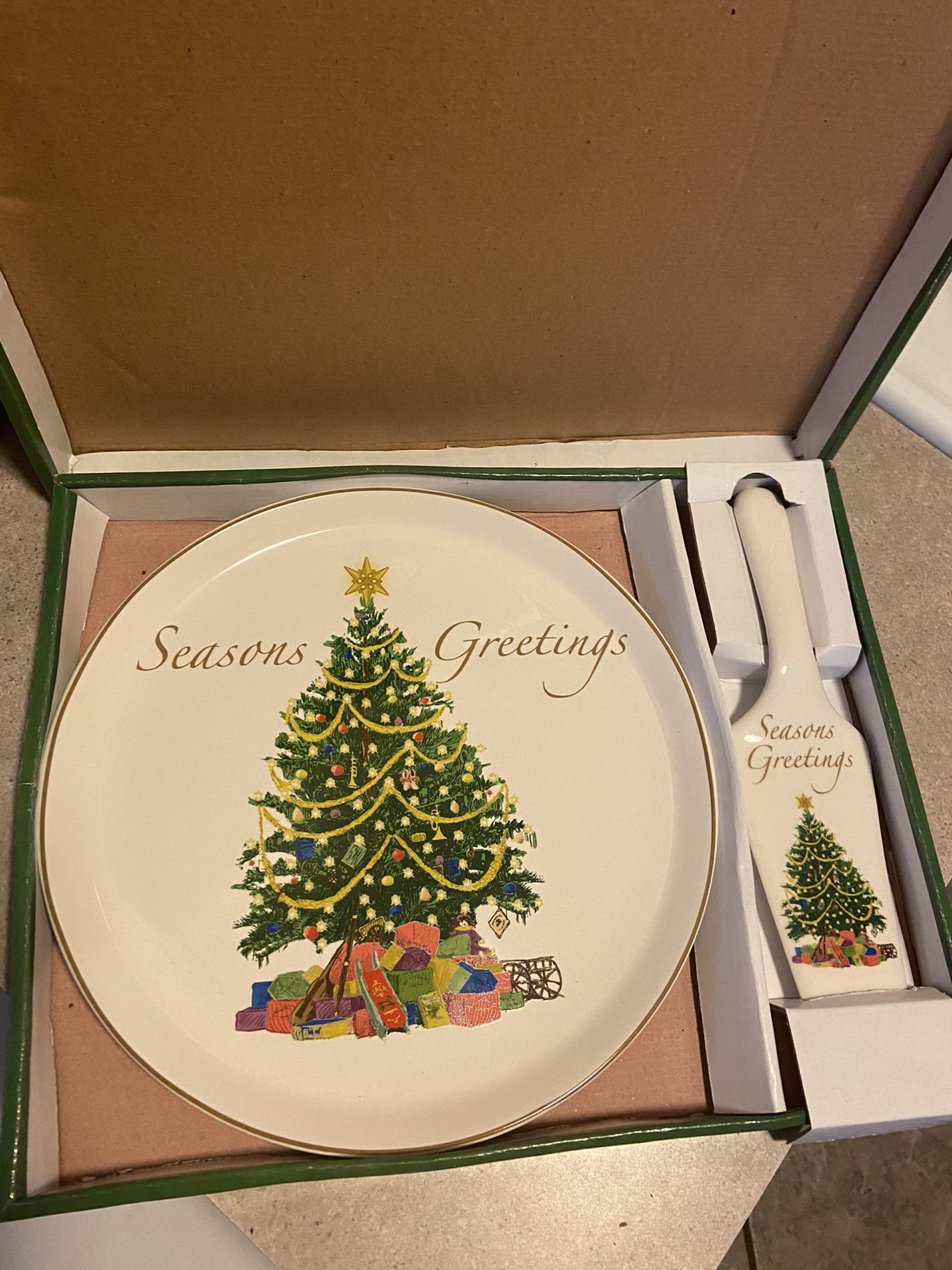 NEW Christmas Cake Platter And Server