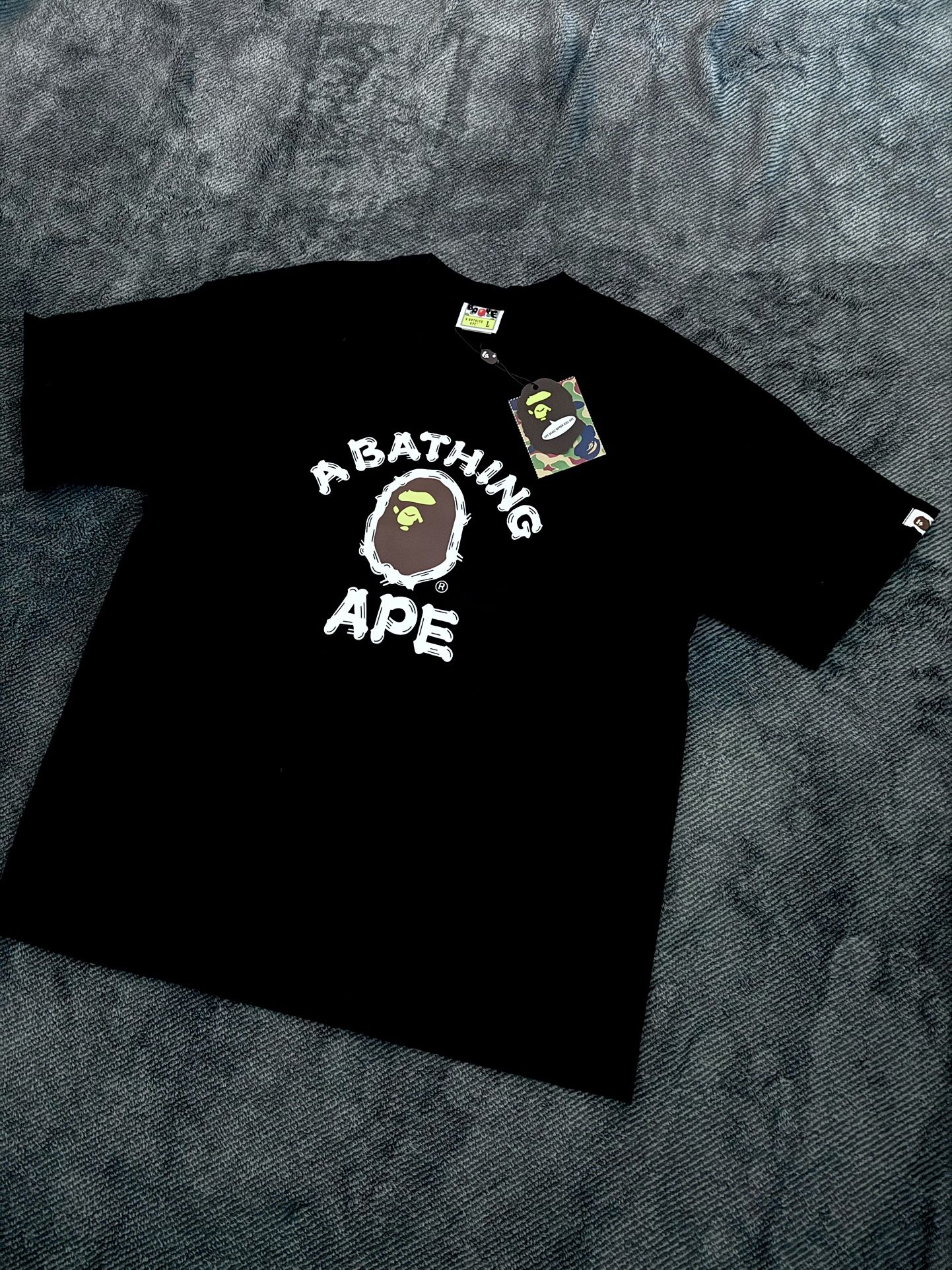 Men’s Tee.. Size: L
