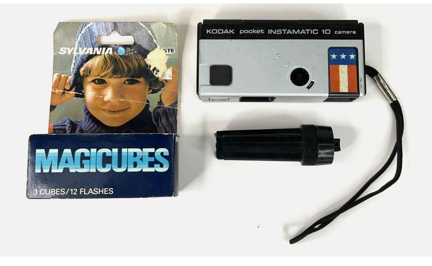 Vintage Pocket Instamatic 10 With Sylvania Magic Cubes And Extender