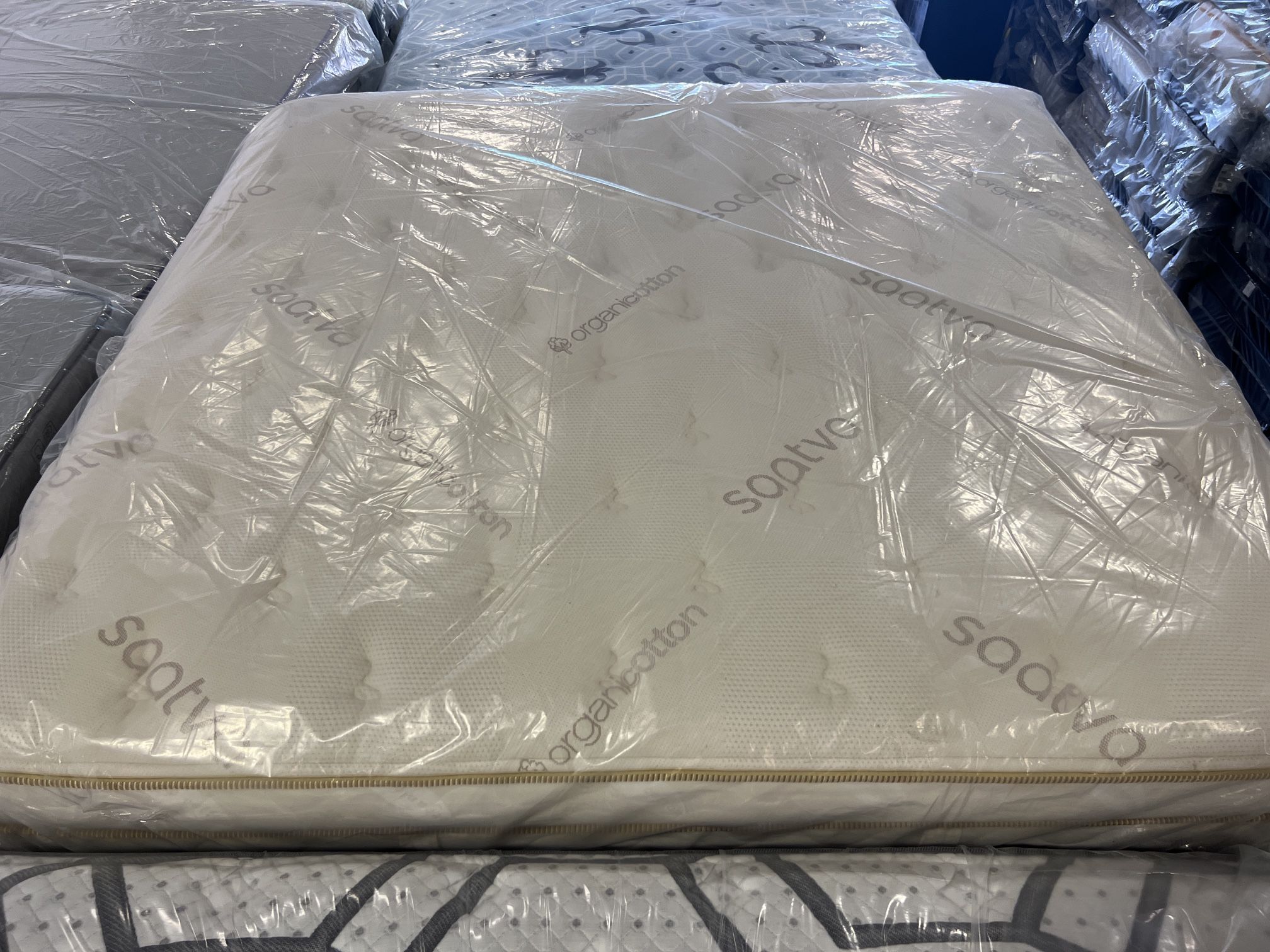 King Mattress Saatva HD