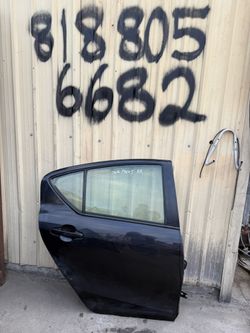 2012 2013 2014 2015 2016 2017 TOYOTA PRIUS C RIGHT REAR DOOR black