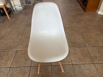 Mid-Century Modern “Urban Mod” Molded Plastic Chair