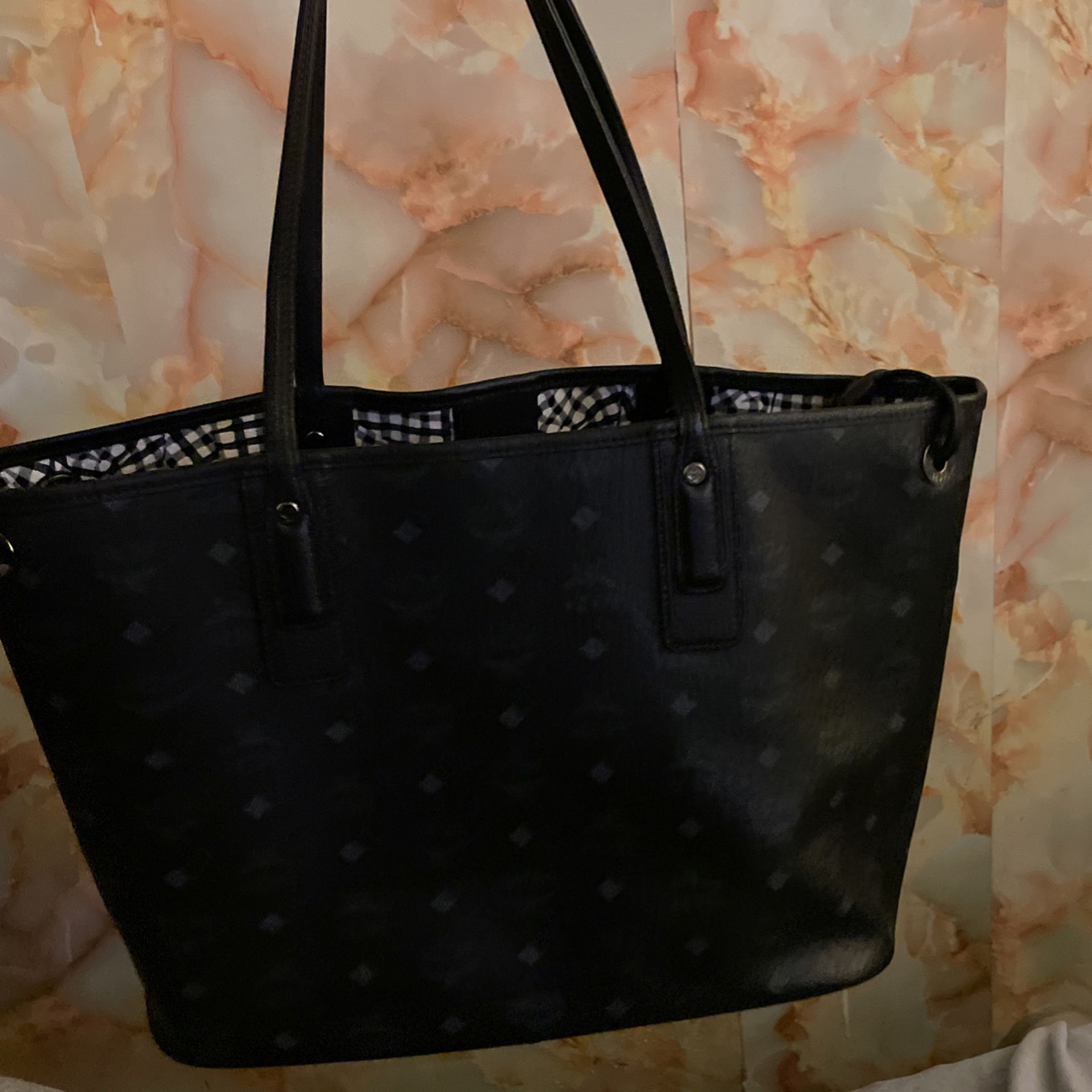 Medium Blush Pink MCM LIZ reversible tote for Sale in New York, NY - OfferUp