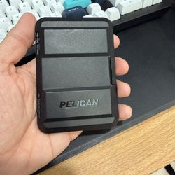 Pelican MagSafe Wallet 