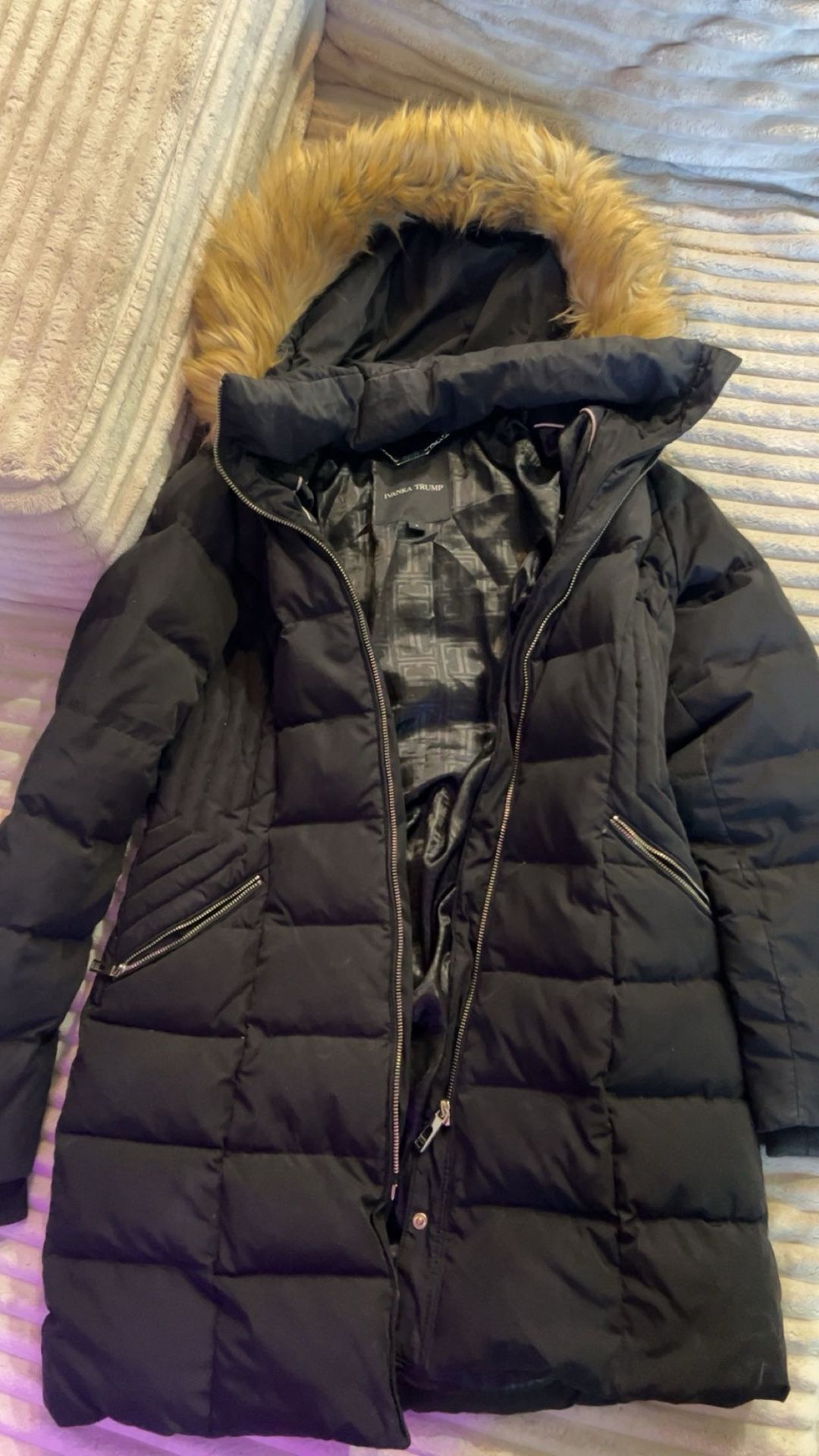 Ivanka Trump Women’s Small Black Hooded Puffer Coat w/ Faux Fur Trim Excellent Condition