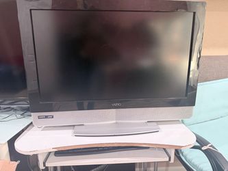 Moving: give away Vizio Flat Screen TV - Good Condition