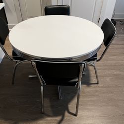  Kitchen Table And  Four Chairs 