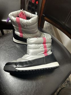 Snow Boots Size 4 