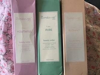 The creme shop Beauty water facial mist