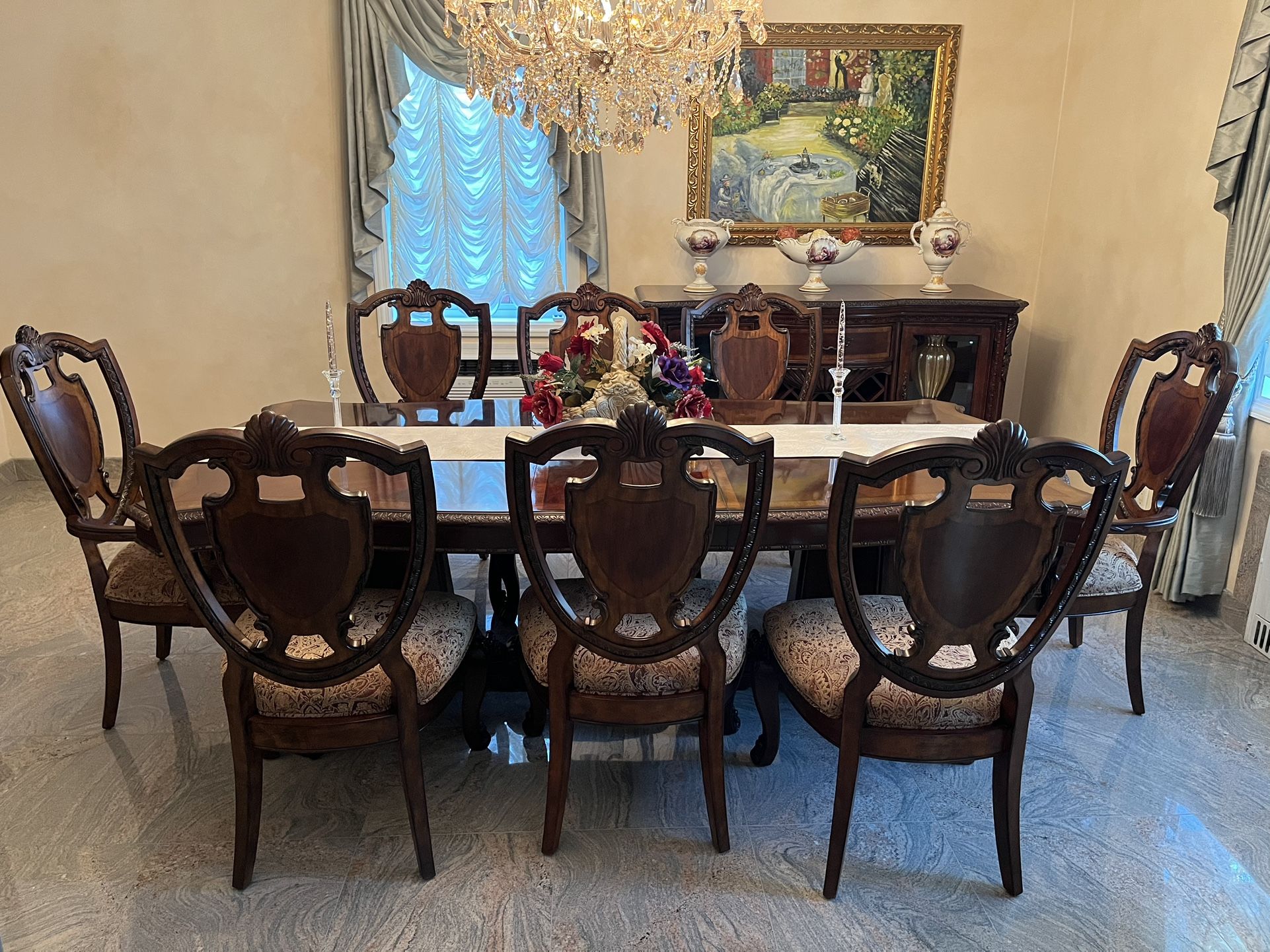 Dining Room Table 