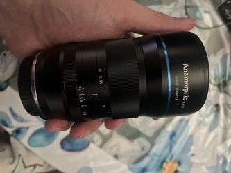 SIRUI 35mm f/1.8 1.33x Anamorphic Lens E Mount Manual Focus 67mm