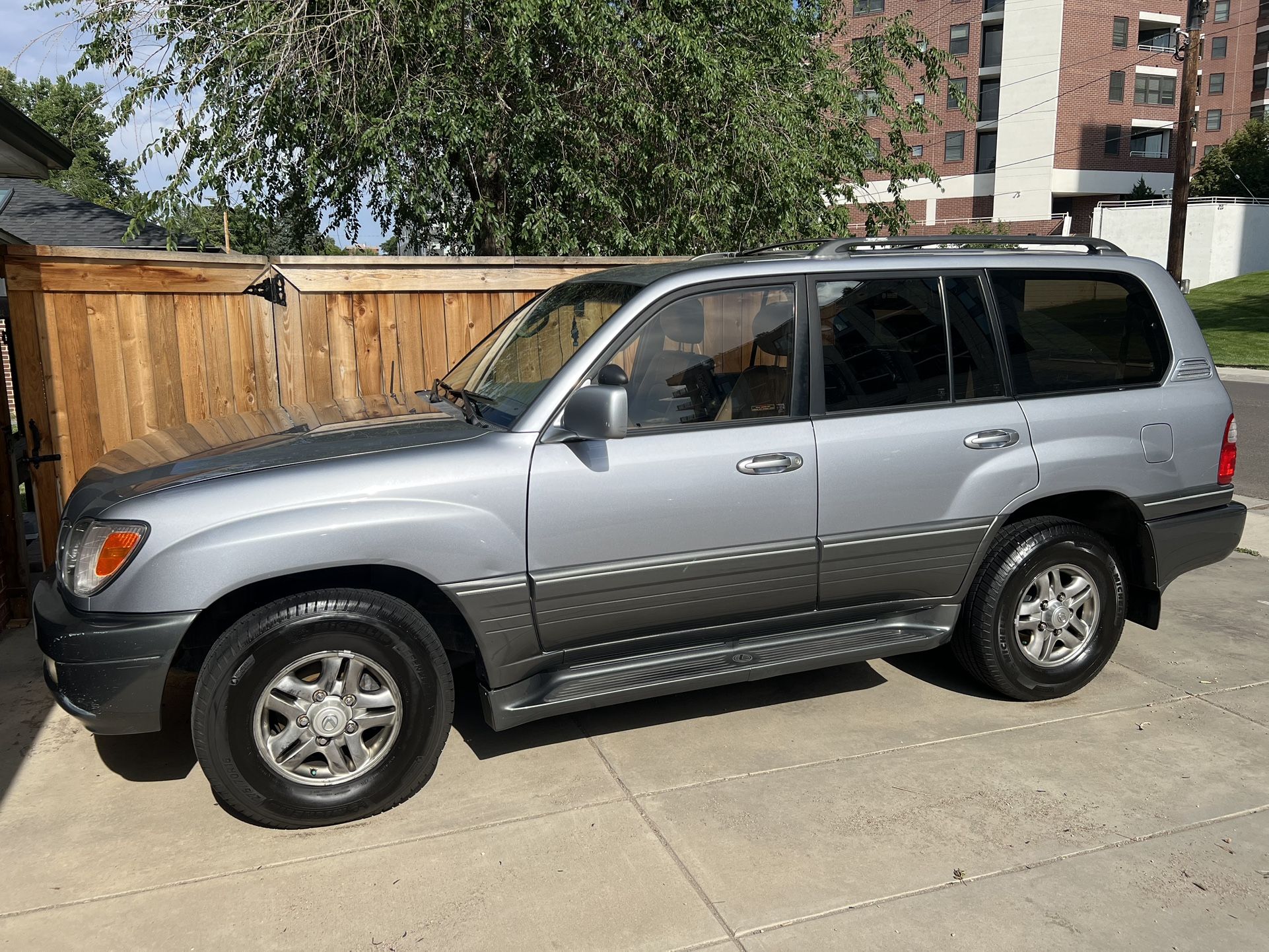 2001 Lexus LX 470