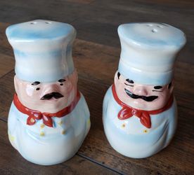 Salt And Pepper Shaker Set. Italian Cute Chef Set.