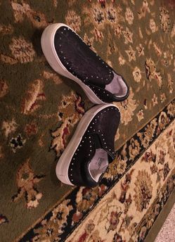 KIDS SIZE 32 BLACK ASN SHOES