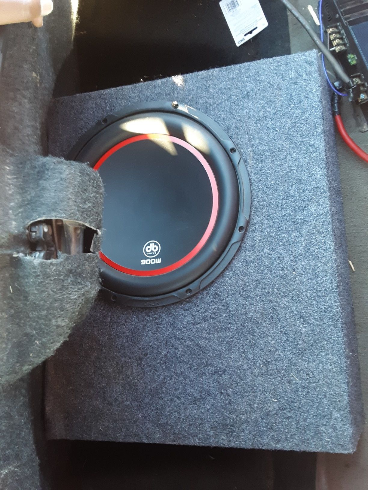 one 12 ported box and amp