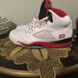 Jordan 5 Retro Fire Red (ACCEPTING BEST OFFERS)