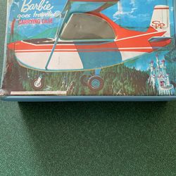 1965 Barbie goes travelin' CASE