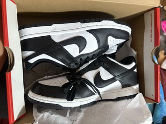 Nike Panda Dunks 