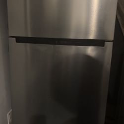 Vissani Stainless Steel Finish Refrigerator 