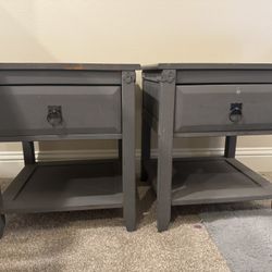 2 End Tables 