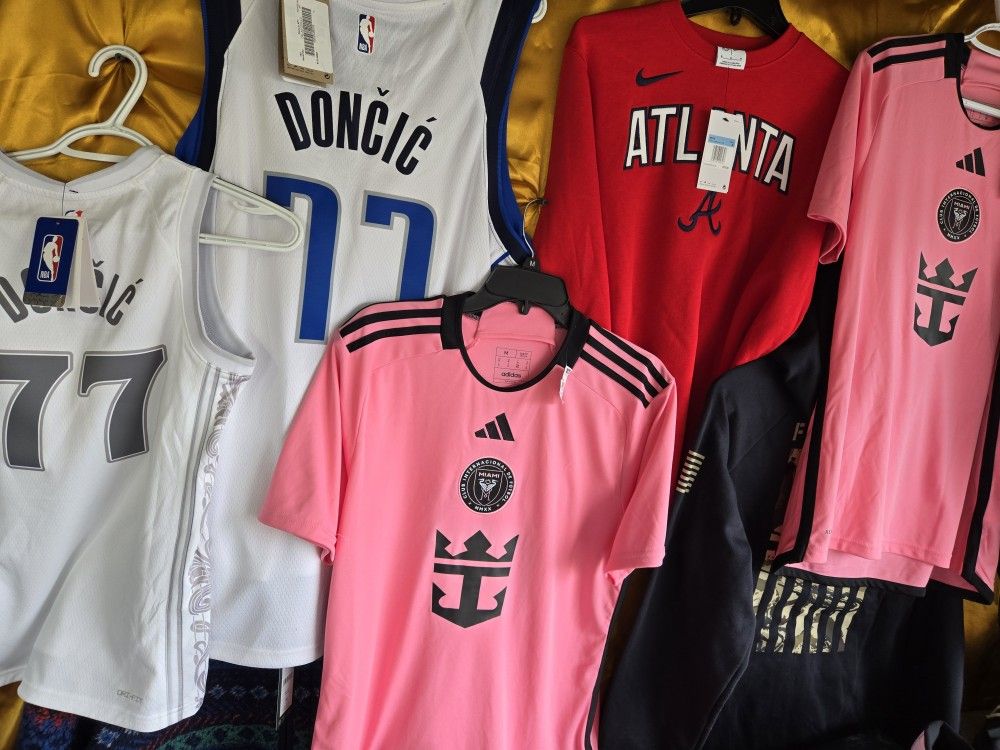 NEW WITH TAGS. NIKE JORDAN ADIDAS CARHARTT CLOTHING AND APPAREL