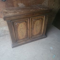 Mueble antiguo de pura madera 