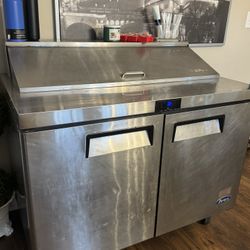 Salad bar/ sandwich prep station 