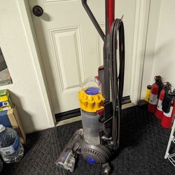 DYSON BALL multifloor corded UPRIGHT VACUUM CLEANER